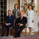 Kongeparet med sine barn, Kronprins Haakon og Prinsesse Märtha Louise.  Bildet er tatt i anledning Kongeparets 80-årsdager. Foto: Lise Åserud, NTB scanpix
